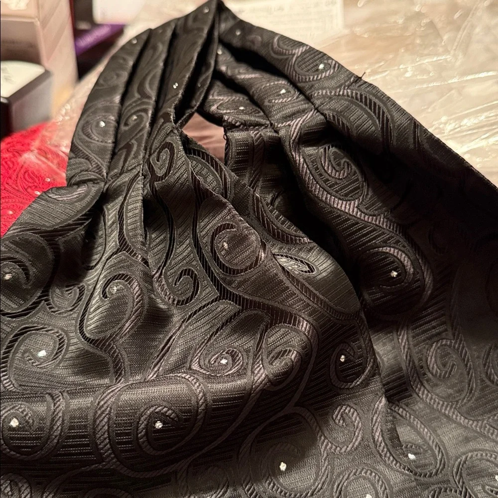 Elegant Black Paisley Ascot Cravat